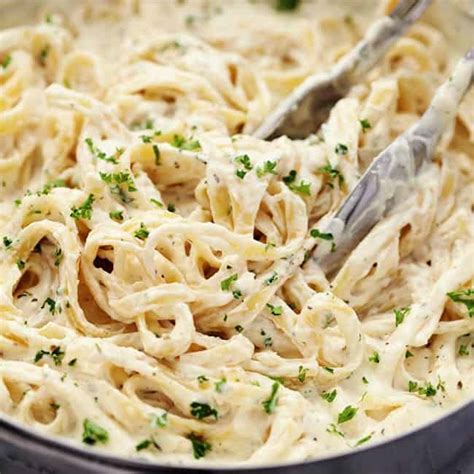 Most alfredo sauce recipes call for heavy cream, but not this one! The Best Homemade Alfredo Sauce Ever! | The Recipe Critic