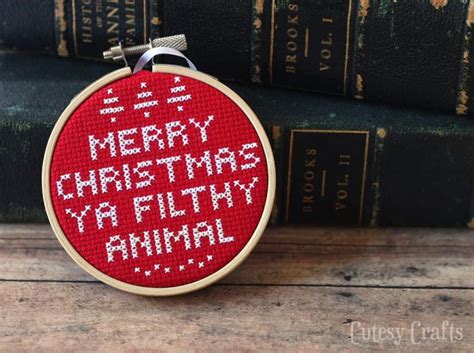 14 Tutorials For Embroidery Hoop Christmas Ornaments Swoodson Says