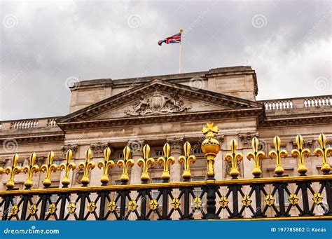 Famous And The Main Symbol Of London Buckingham Palace The Front