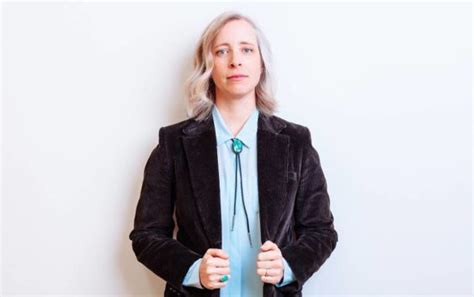 Laura Veirs The Lookout Album Review Sounds And Books