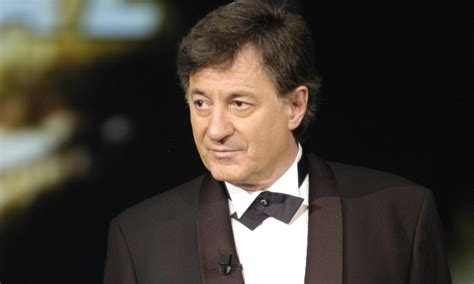 Ion caramitru, despre dacii de sub dunare (aromânii) si despre crimele grecilor din trecut (si cele actuale, cele din trecut perpetuate si chiar lãudate de grecii actuali din guvernul lor). Ion Caramitru, la UVT - West City Radio 88,8 FM - Un radio ...