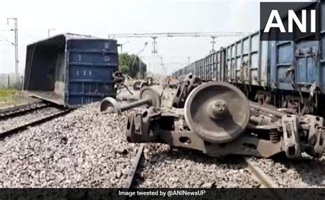 Goods Train Derails Near Ups Fatehpur Delhi Howrah Rail Route Disrupted