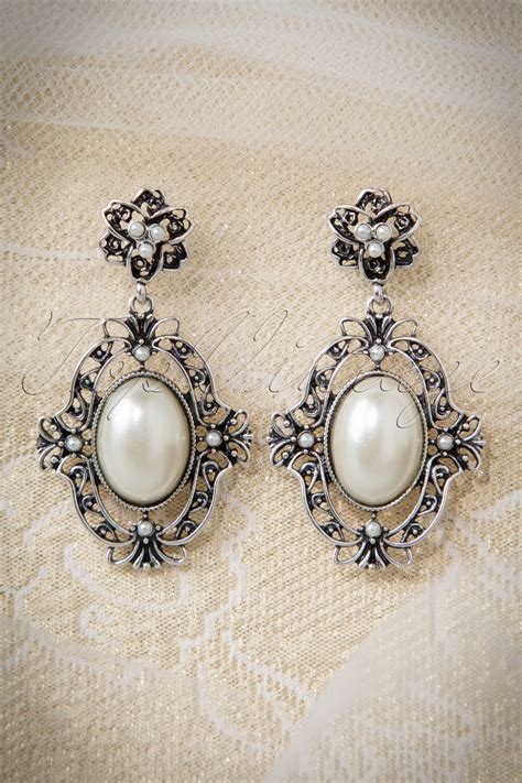 20s Timeless Charming Pearl Earrings