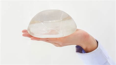 What Its Really Like To Get Breast Implants The Aedition