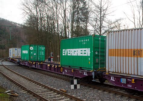 Vierachsiger Drehgestell Containertragwagen Nl Rrl Der Gattung Sggnss Xl