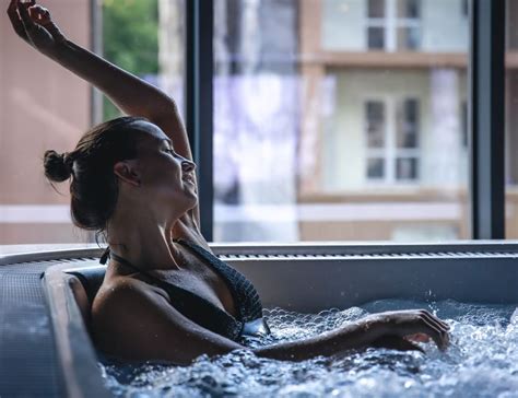 5 Hot Tub Exercises That You Will Absolutely Love