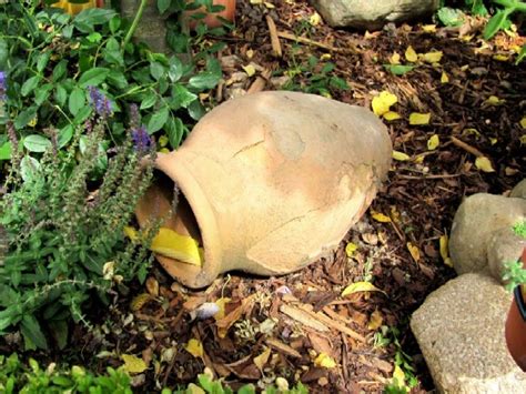 Maybe you would like to learn more about one of these? Garten-anders: Amphoren als Dekorationselement für den Garten