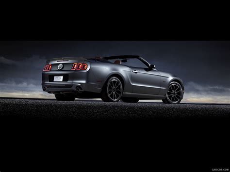 2013 Ford Mustang Gt Rear Wallpaper 14 1600x1200