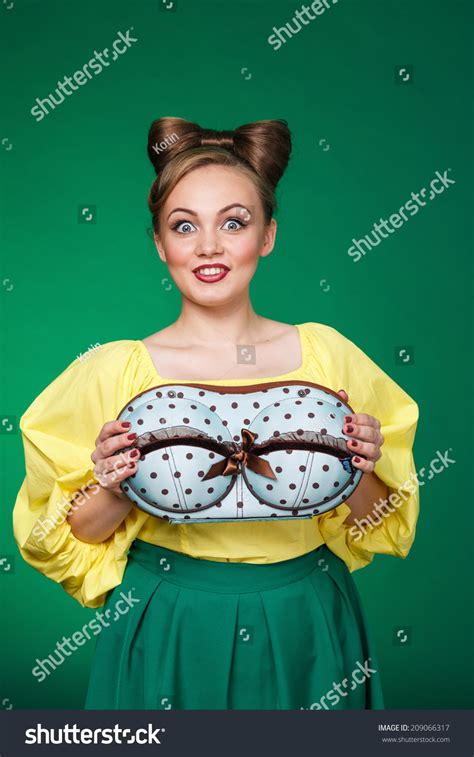 Sexy Pin Girl Wearing Retro Dress Stock Photo 209066317 Shutterstock
