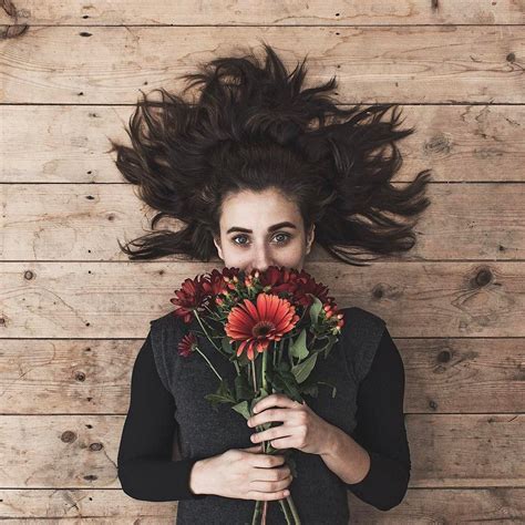 Flowers Covering Face Flower Photography Creative Portraits