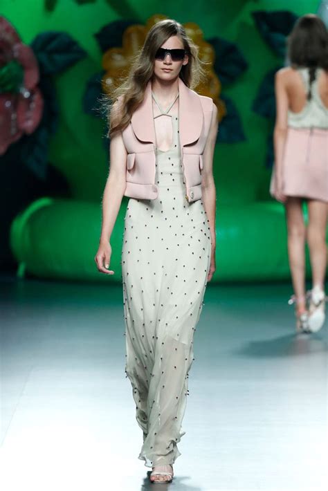 Pasarelas Semanas De La Moda Desfiles Colecciones De Diseñadores Vogue España Moda