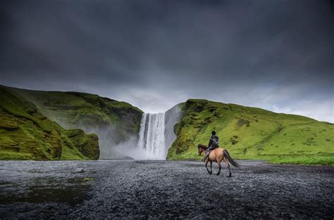 Pictures Of Waterfalls From Around The World Skogafoss Waterfall