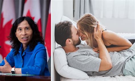 Wear A Mask While Having Sex But Dont Kiss Canadas Top Doctor Says