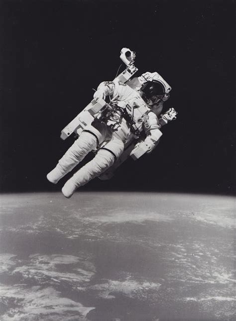 Robert Gibson Nasa Astronaut Bruce Mccandless First Catawiki
