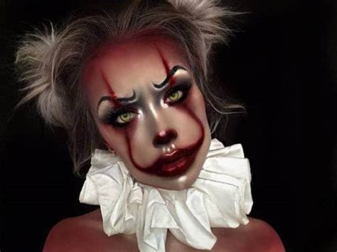 A Female Pennywise Costume Trend Has Arisen For Halloween Tvovermind