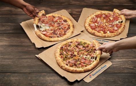 Let's compare it to the standard large pizza. Domino´s lanza "Roll Extra": nueva pizza extra borde