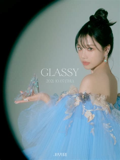 Соло дебют Чо Юри альбом Glassy музыкальный клип