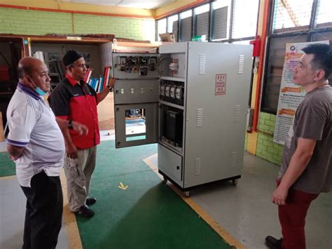 Kolej vokasional menawarkan aliran vokasional dan latihan kemahiran. KOLEJ VOKASIONAL LEBUH CATOR: PEROLEHAN PERALATAN PROGRAM ...