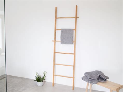 Badewanne behindertengerecht babyzimmer junge badewanne brause baby waschbecken diy anleitung leiter fur handtucher aus leder und holz selber. Handtücher Bad Leiter Holz Eiche / Handtuchleiter Aus Eichenholz Weiss : #handtuch # ...