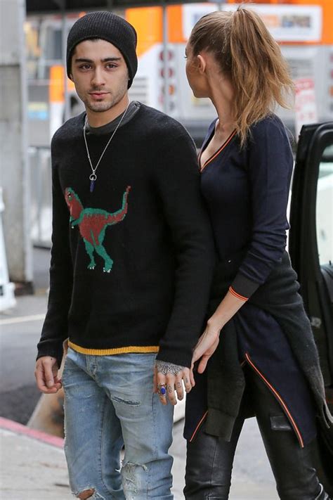 Later on in the afternoon, gigi shared a photo of zayn holding a dad coffee mug. zaynmalik. | Zayn, Gigi hadid pictures, Gigi hadid