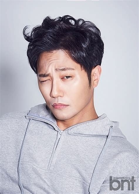 Ost descendants of the sun ♪ song joong ki, song hye kyo, jin goo, kim ji won ♪ featuring: Bnt International Puts the Focus on Descendants of the Sun ...