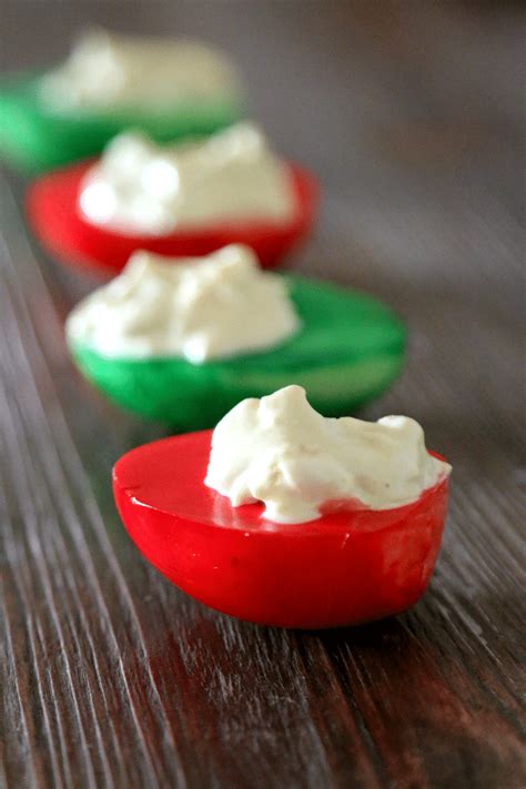 Christmas Deviled Eggs That Wow