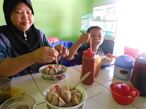 Tempat ini sangat unik sekali, bahkan sampai ke taraf aneh mungkin. Jalan-Jalan Cari Makan: TEMPAT MAKAN SEDAP DI BATU PAHAT ...