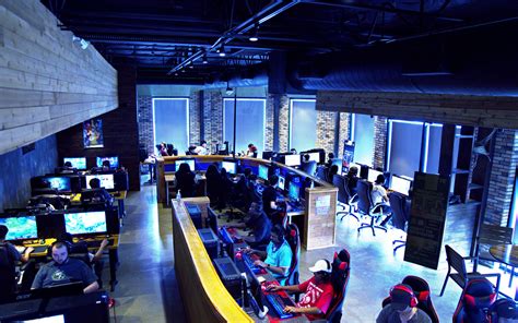 Discussion in 'the guru's pub' started by gridiron whirlw, nov 5, 2009. The LAN Gaming Center: What Do Players Want from a LAN Cafe?