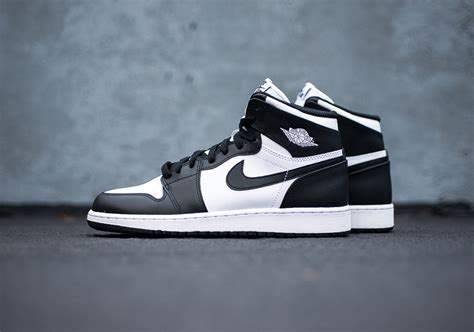 perpétuel radeau endurance the air jordan 1 retro high og black white conscience paquet chien