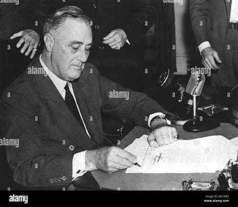 Franklin Roosevelt Signing The Burke Wadsworth Conscription Act Sept