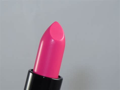 Mac Kelly Yum Yum Lipstick Review And Swatches Musings Of A Muse