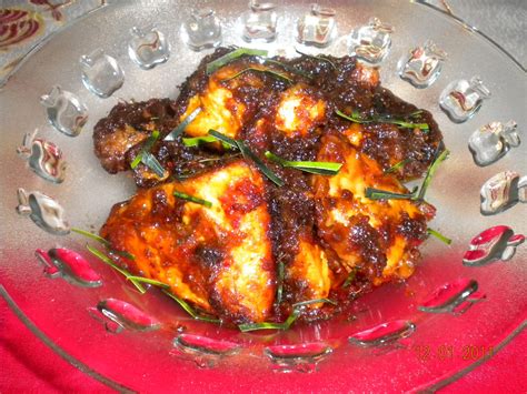 Ayam masak merah daun limau purut. Badariah Delights (Pekan - Kuantan) : AYAM MASAK MERAH ...
