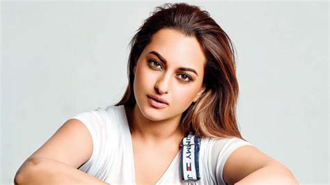 Sonakshi Sinha Ready To Debut In Digital World Will Be Seen In This Web Series Newstrack Hindi 1