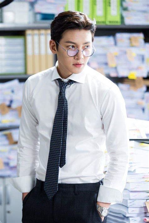 The drama is about a man and woman who volunteer to take part in an experiment to be cryogenically frozen for 24 hours. Ji Chang Wook with glasses ~ | K-Drama Amino