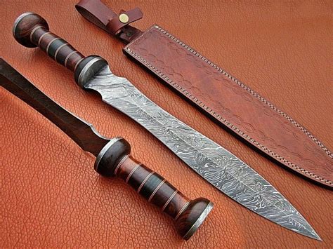 24 Historical Custom Made Damascus Steel Blade Roman Gladiolus Sword