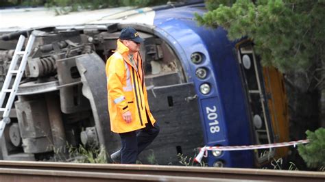 Wallan Train Derailment Two Dead After Sydney Melbourne Train Derailed Herald Sun