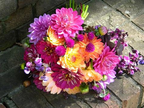 Wedding Flowers From Springwell Fall Bouquets Of Dahlias And Zinnias