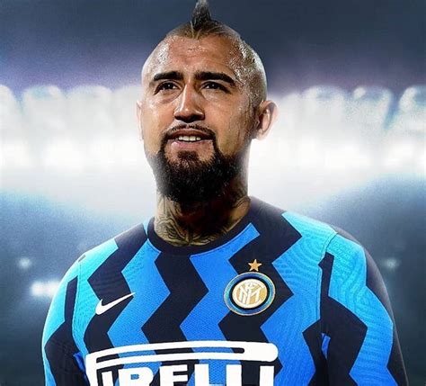 Inter) ويعرف كذلك في خارج إيطاليا باسم إنتر ميلان. فيدال يصل إلى ميلانو تمهيدًا للإنتقال إلى إنتر ميلان - بالجول
