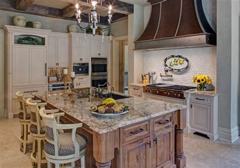 #new #homerenovation #design #thursdaymorning #thursdayvibes #kitchendesign #kitchen #kitchenimpossible #interiordesign get into the friday mood with a taste of the timeless italian touch. Rustic Italian Kitchen - Great Falls Distinctive Interiors, Inc. | Italian home decor, Tuscan ...