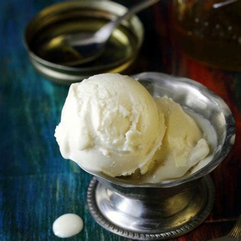 A layer of sweet white chocolate. 15 Festive Winter Ice Creams | Frozen greek yogurt, Frozen yogurt, Tasty ice cream