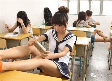 图：日本女高中生的裙子到底有短？新浪网