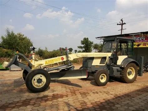 Tractor Grader Grader Over Mahindra Tractor Manufacturer From Vidisha
