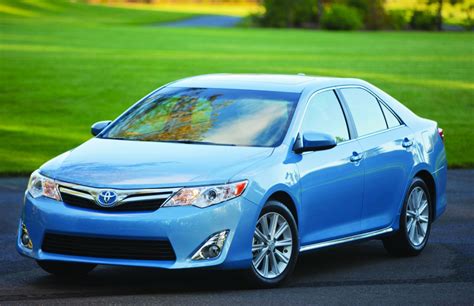 You can find the best hybrids of 2013 by taking a trip to the closest car dealerships. Toyota's Camry Hybrid gives top-selling sedan line ...