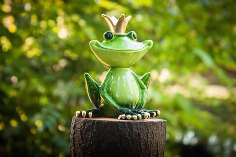 Search princess and the frog images. Kara's Party Ideas Princess and the Frog Birthday Party {Planning, Ideas, Decorations}