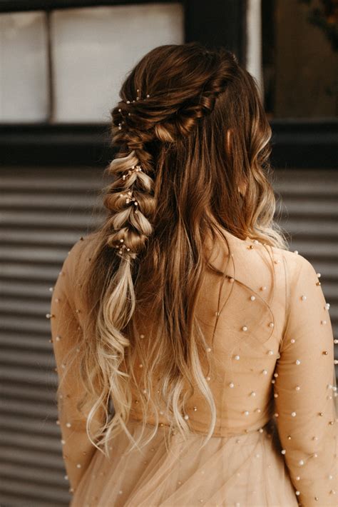 6 Boho Bridal Hairstyles That Are So Free Spirited Chic Junebug Weddings