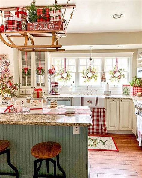 34 Fabulous Winter Theme Kitchen Decoration Ideas  Christmas kitchen