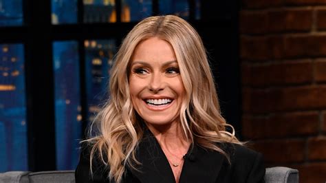 Kelly Ripa Shares Bare Faced Pic At Botox Appointment As Live Host