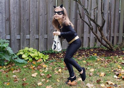Catwoman costume ideas that don't all involve heels. kid catwoman costume | Cat woman costume, Catwoman costume ...