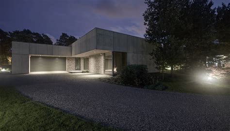 Gallery Of Residential Minimalist Concrete House Nebrau 18