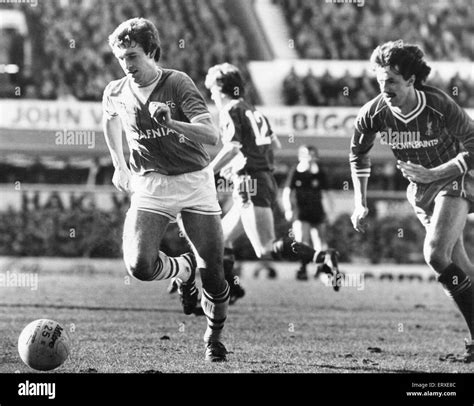 Mark Lawrenson Everton Hi Res Stock Photography And Images Alamy